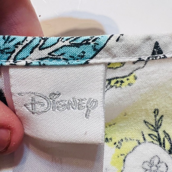 Disney Winnie the Pooh friends white background Med Scrub top - Picture 12 of 15